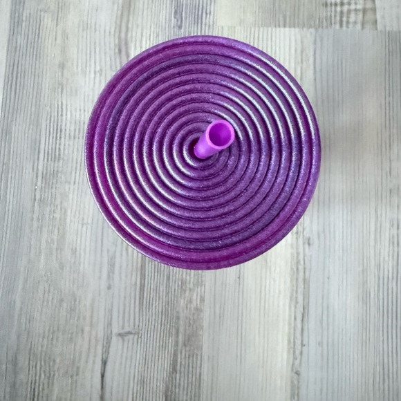 Pearly purple Starbucks venti tumbler - Picture 2 of 3